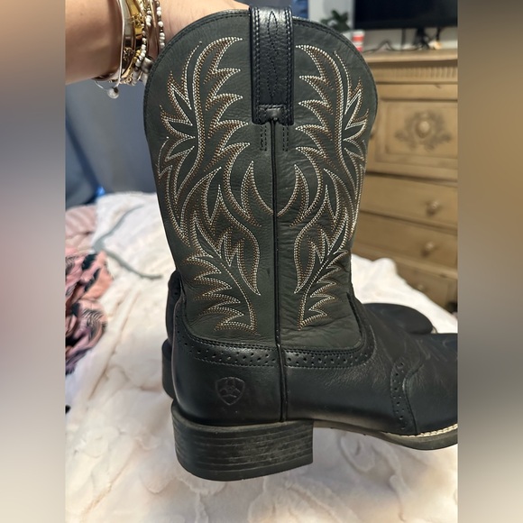 Sold - Picture 2 of 12